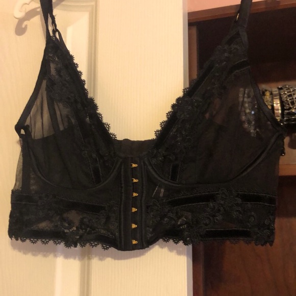 Victoria’s Secret Mesh Bra Size L - Picture 1 of 2